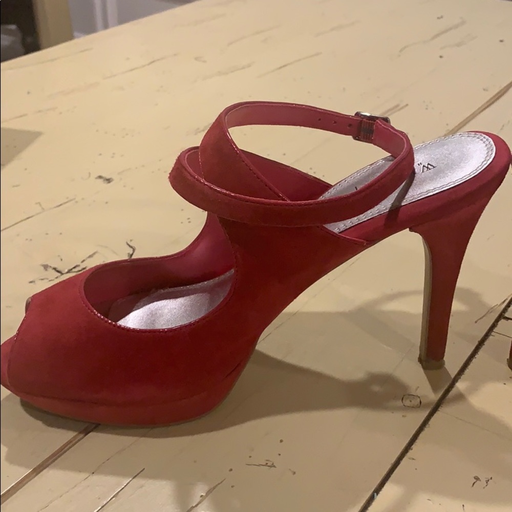 White House Black Market Rose Heels - Picture 6 of 6